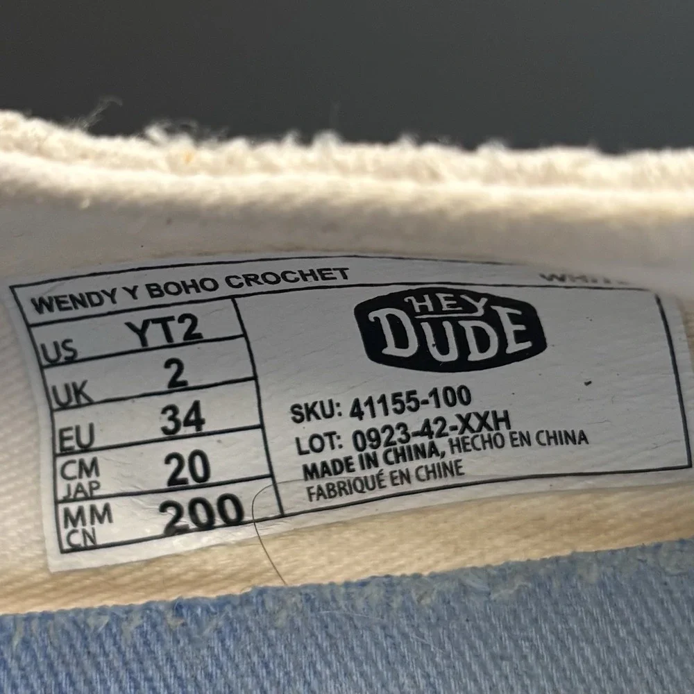 Hey Dude Youth Wendy Boho Crochet Sz 2Y Slip‎ On Shoes White Casual Comfort